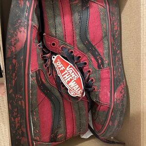 Vans House of Terror Red Box